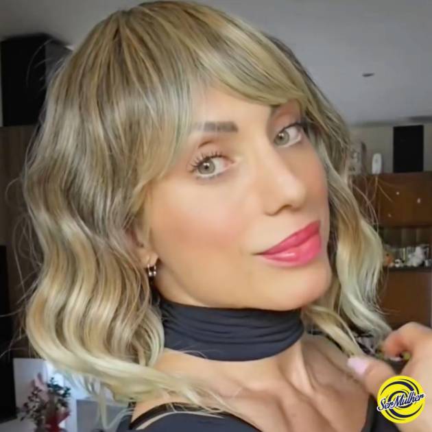 FABIANA - Peluca Ondulada con flequillo